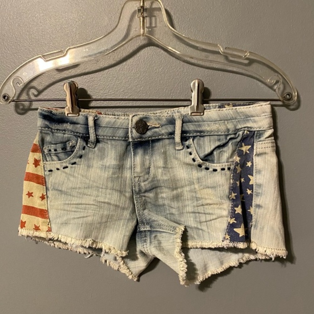 3/$20 Hippie Laundry Jean shorts size 1